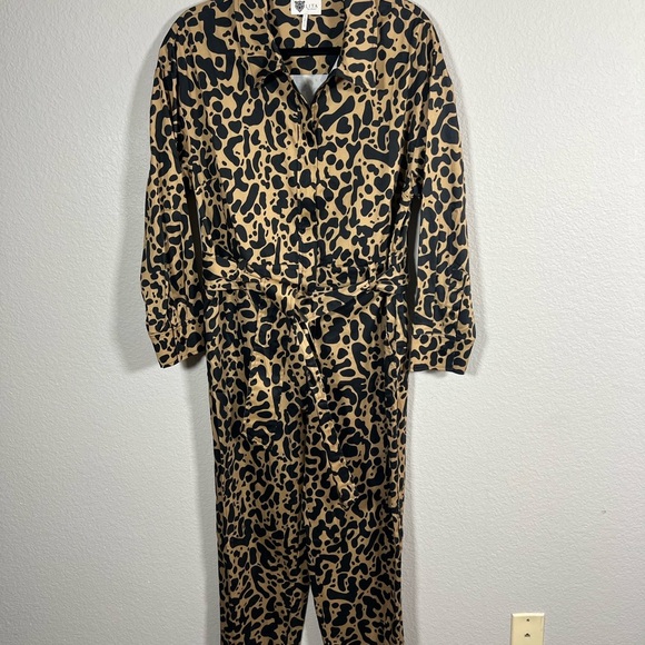 Lita by Ciara, Elegant Animal Print Jumpsuit, Large - Picture 1 of 3